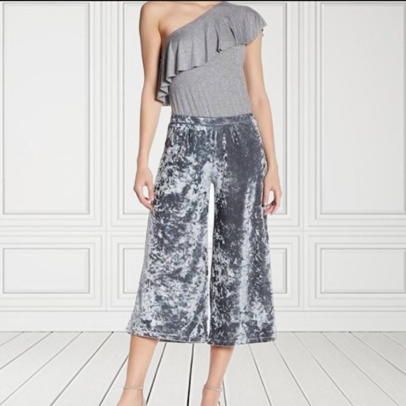Timing Crushed Velvet Culotte Pants Grey - Picture 1 of 3